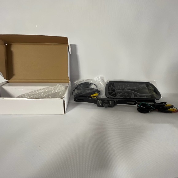 Vehicle back up camera - Picture 1 of 5